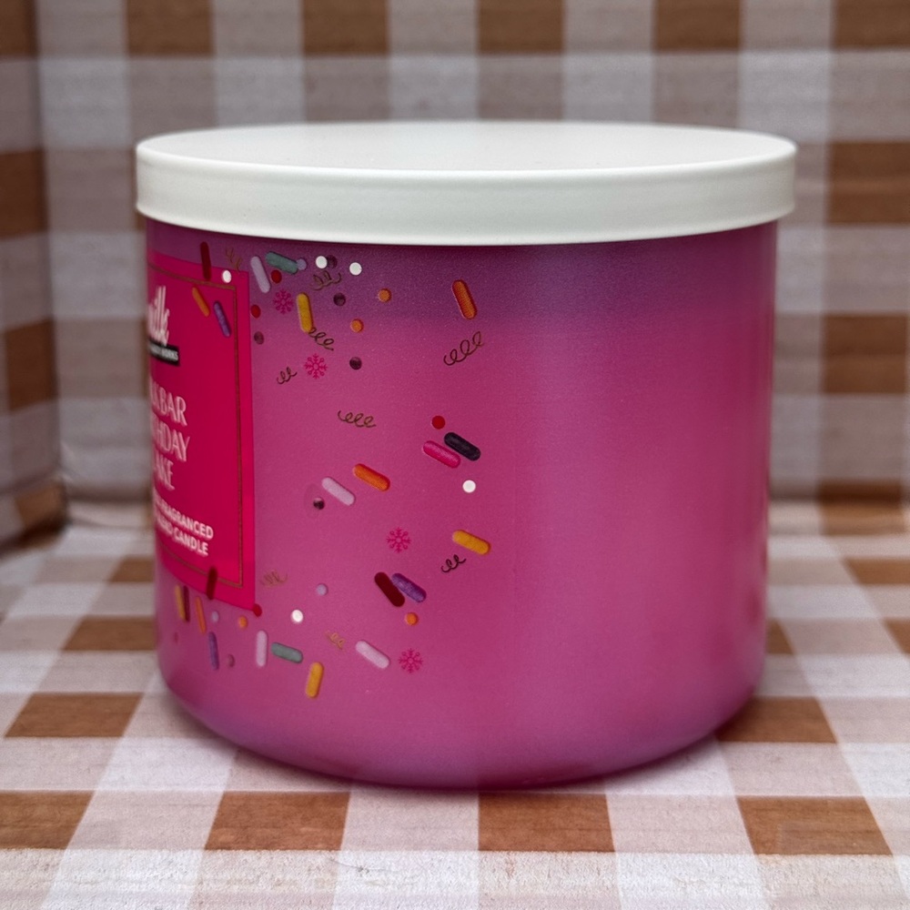 NEW B&BW x MILK BAR birthday cake 3 wick soy wax blend candle - Picture 5 of 5